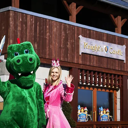 Legoland Castle 4*