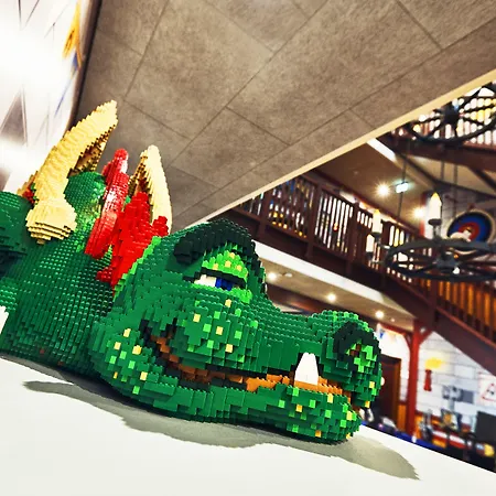 Legoland Castle 4*